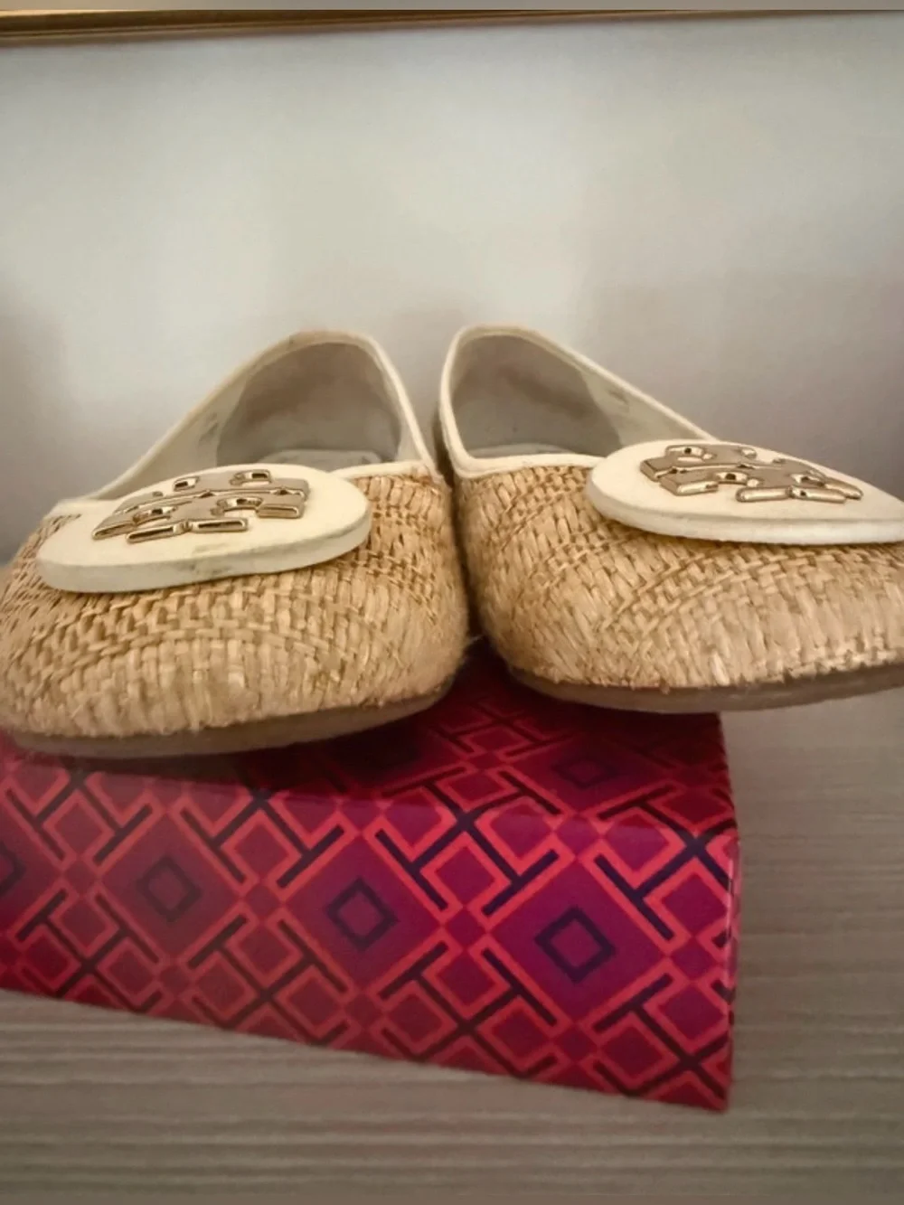 Tory Burch Flats: CHELSEA BALLET-PRINT HAIRCALF/GROSGRAIN Raffia